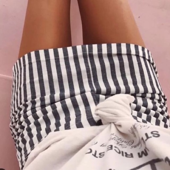 Brandy Melville Dresses & Skirts - NEW Brandy Melville Kassia Skirt